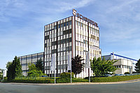 施迈赛的行政总部位于伍珀塔尔。